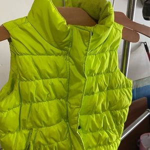 Sleeveless vest for girls